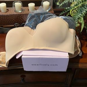 Lively strapless set.36DD